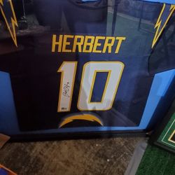 Justin Herbert CHARGERS Autographed Jersey 