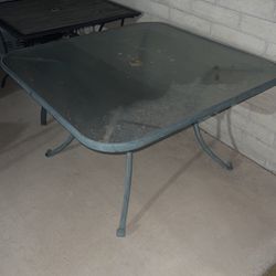 Patio Table (FREE)