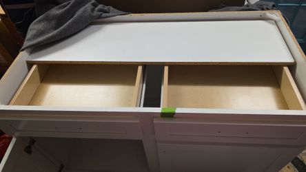 Kitchen cabinet brand new
