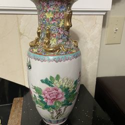 Chinese Famille Rose Porcelain Vase 12”T