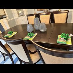 Haverty’s Dining Table And Side Board