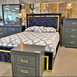 Bedroom Sets Starting at $599! 🚪✨ Delivery, Assembly, and Financing Available!