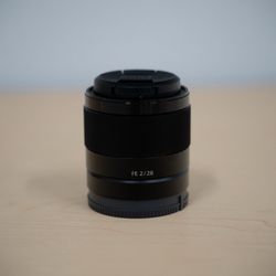 Sony FE 28mm f/2 Lens