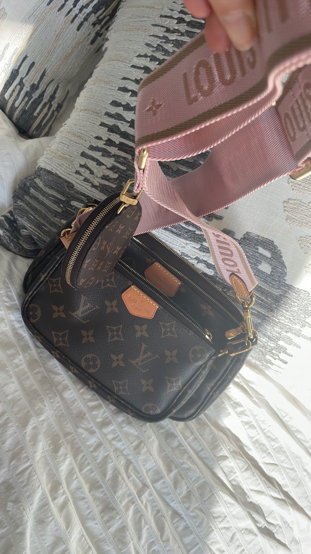 Louis Vuitton Pochette Bag for Sale in Miami, FL - OfferUp