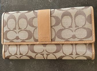 Coach wallet!!