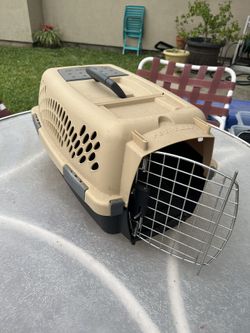 Petmate- Small Pet Porter or Taxi