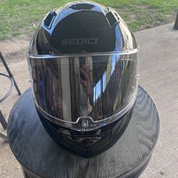 Sedici helmet