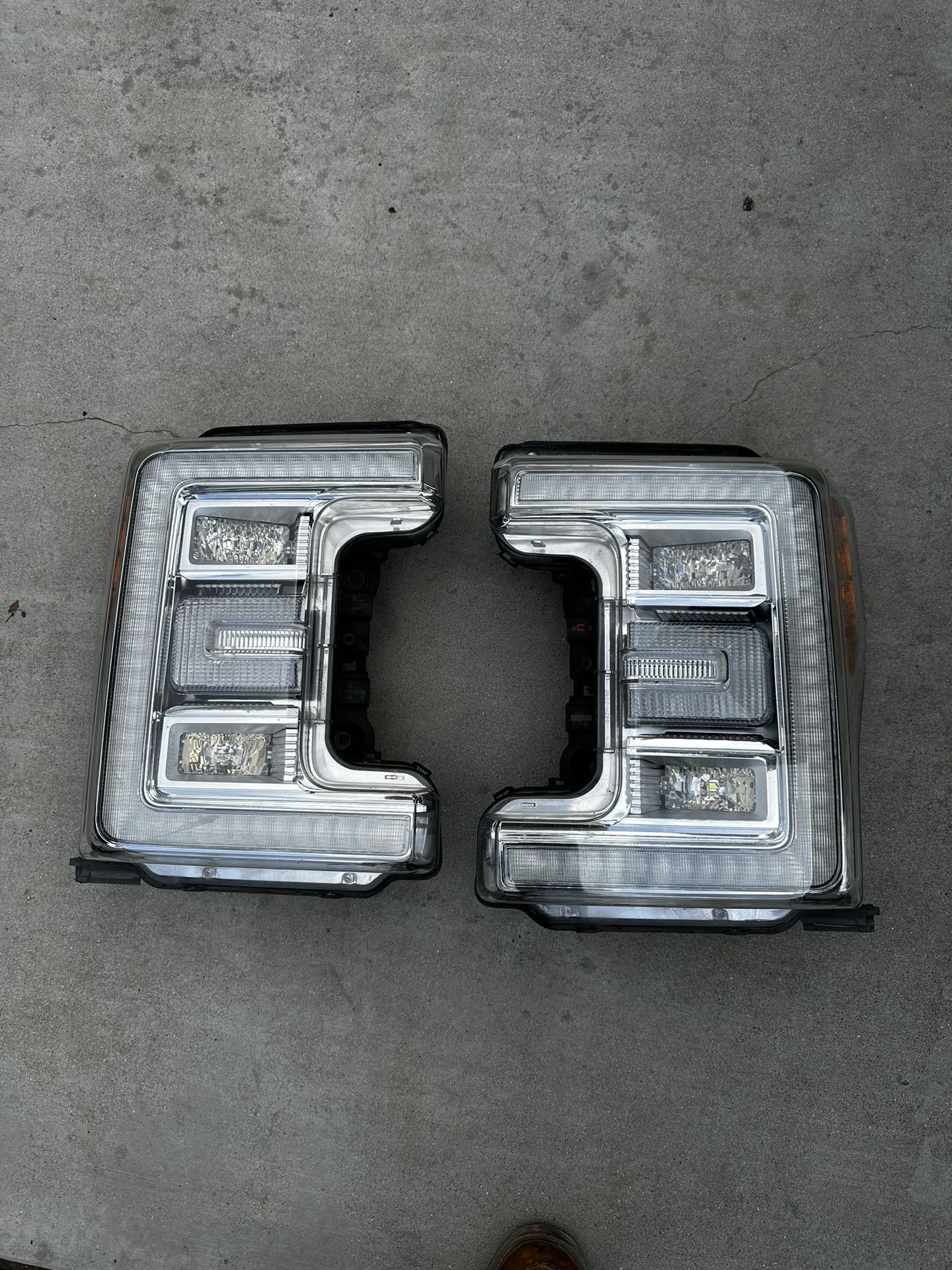 F 250 Platinum Oem Headlights