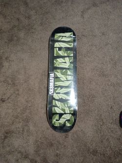 Sk8 Mafia skateboard