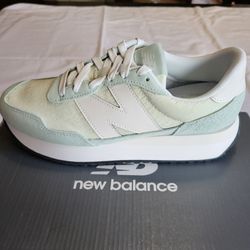 *NEW * New Balance 237 Sage Green White Womens Shoes Size 9 Men's Size 7.5 with Box