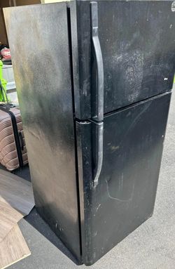 Black Refrigerator Works Good