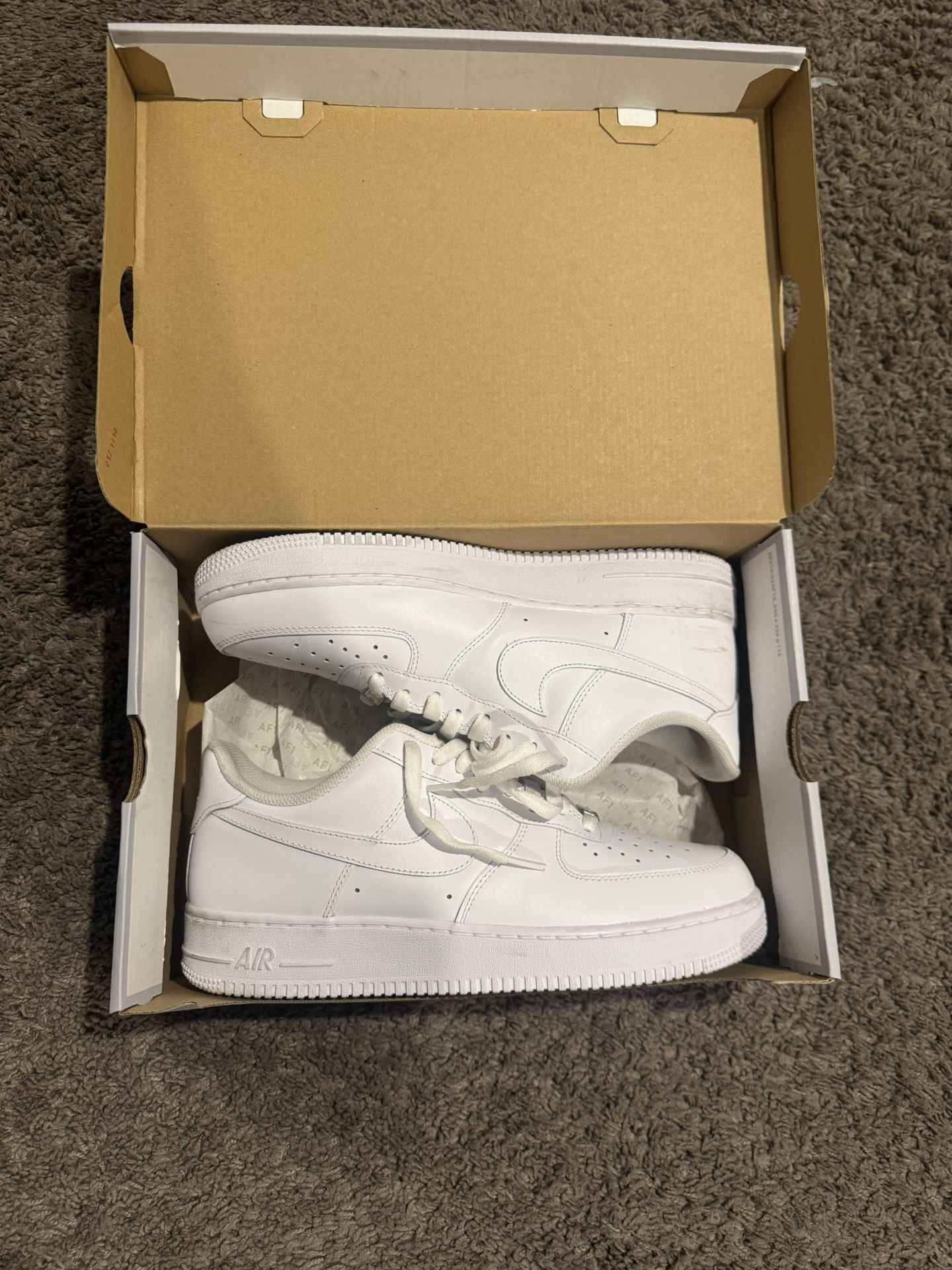 White Nike Air Force 1 Size 11.5