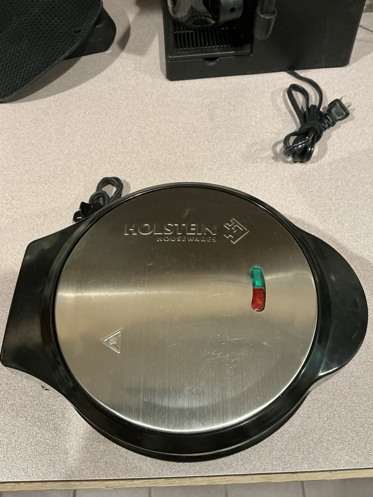 Holstein Omelette Maker  