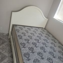 Full Size Bed With Box Spring And Matress Barely Used