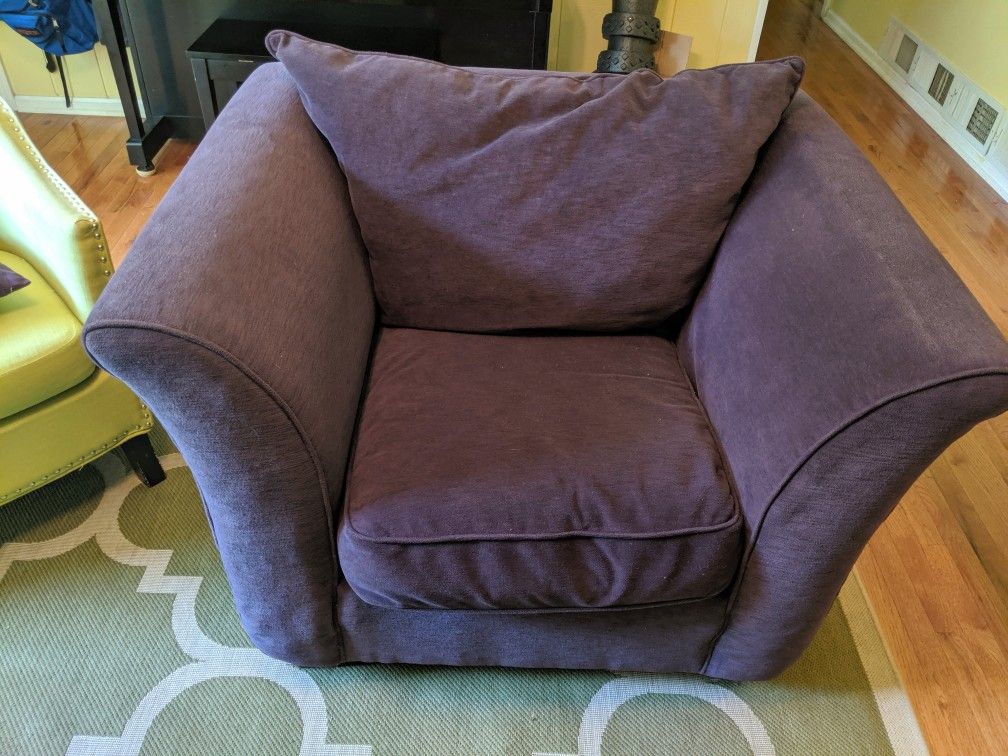 FREE Oversize Comfy Purple Chair