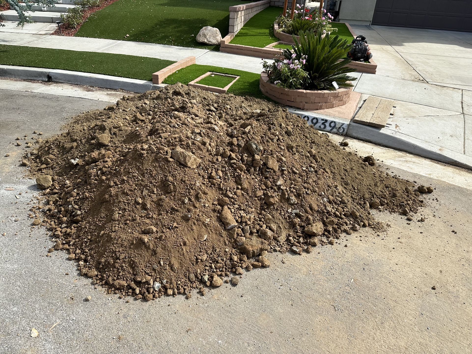 Clean Dirt —- Free With Pick Up