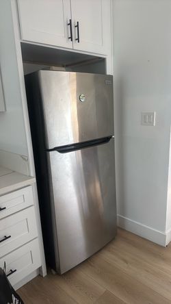Frigidaire Stainless Steel Top-Freezer Refrigerator