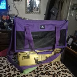 Used PET Carrier w/ Carpet Inside
