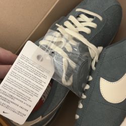 Nike Cortez Vintage WMN8.5