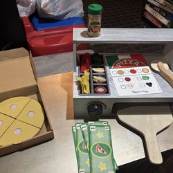 Melissa and Doug Pizza Counter