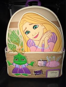 Rapunzel lounge fly backpack