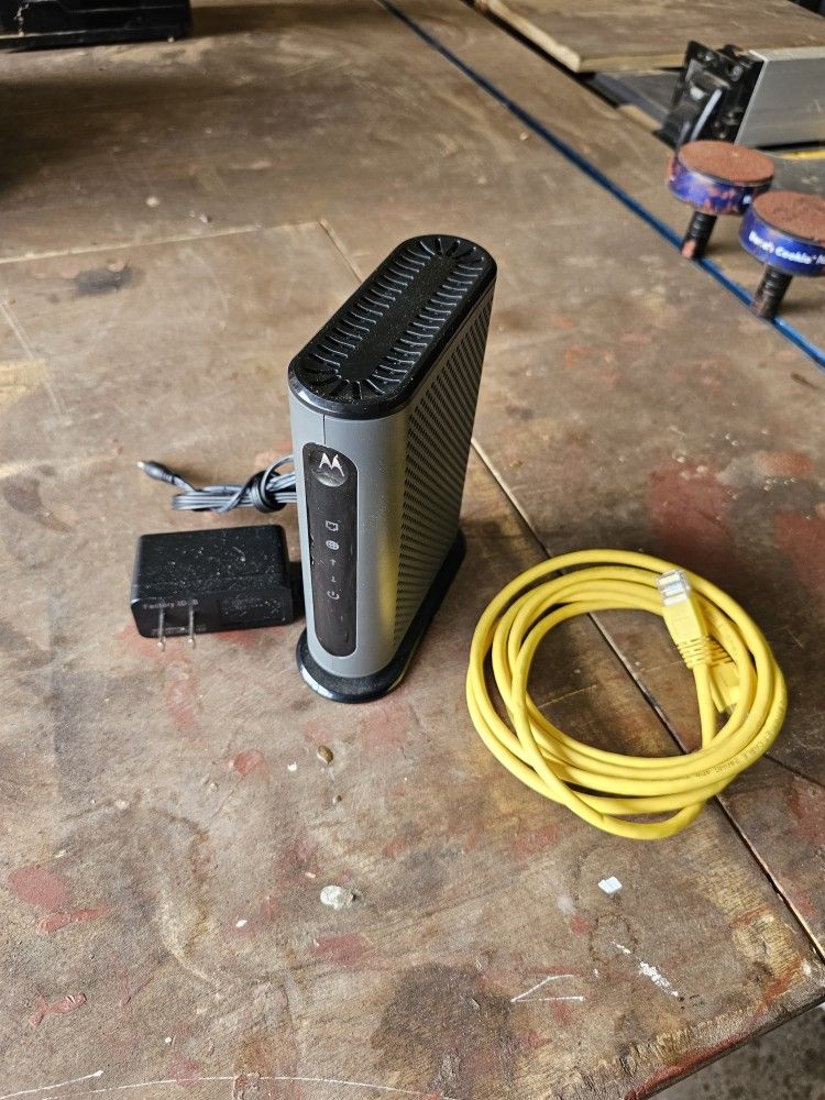 Motorola MB7220 8x4 Cable Modem