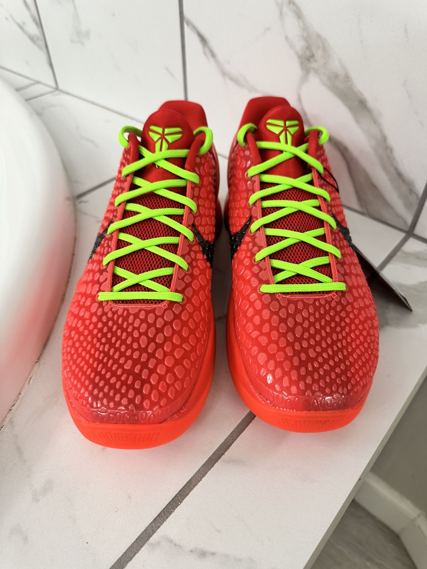 New In Box- Kobe Reverse GRINCHES 9.5 M