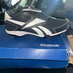 Brand New Reebok 6.5 Women’s Metal Cleats