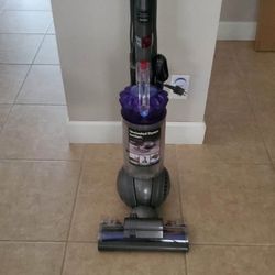 Dyson Vacuum 