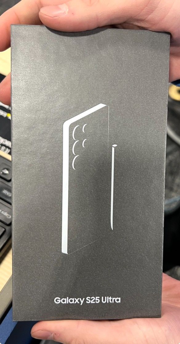 🔥 Samsung Galaxy S25 Ultra - 512GB - Titanium Black 🔥
FACTORY SEALED | UNLOCKED | BRAND NEW
✅