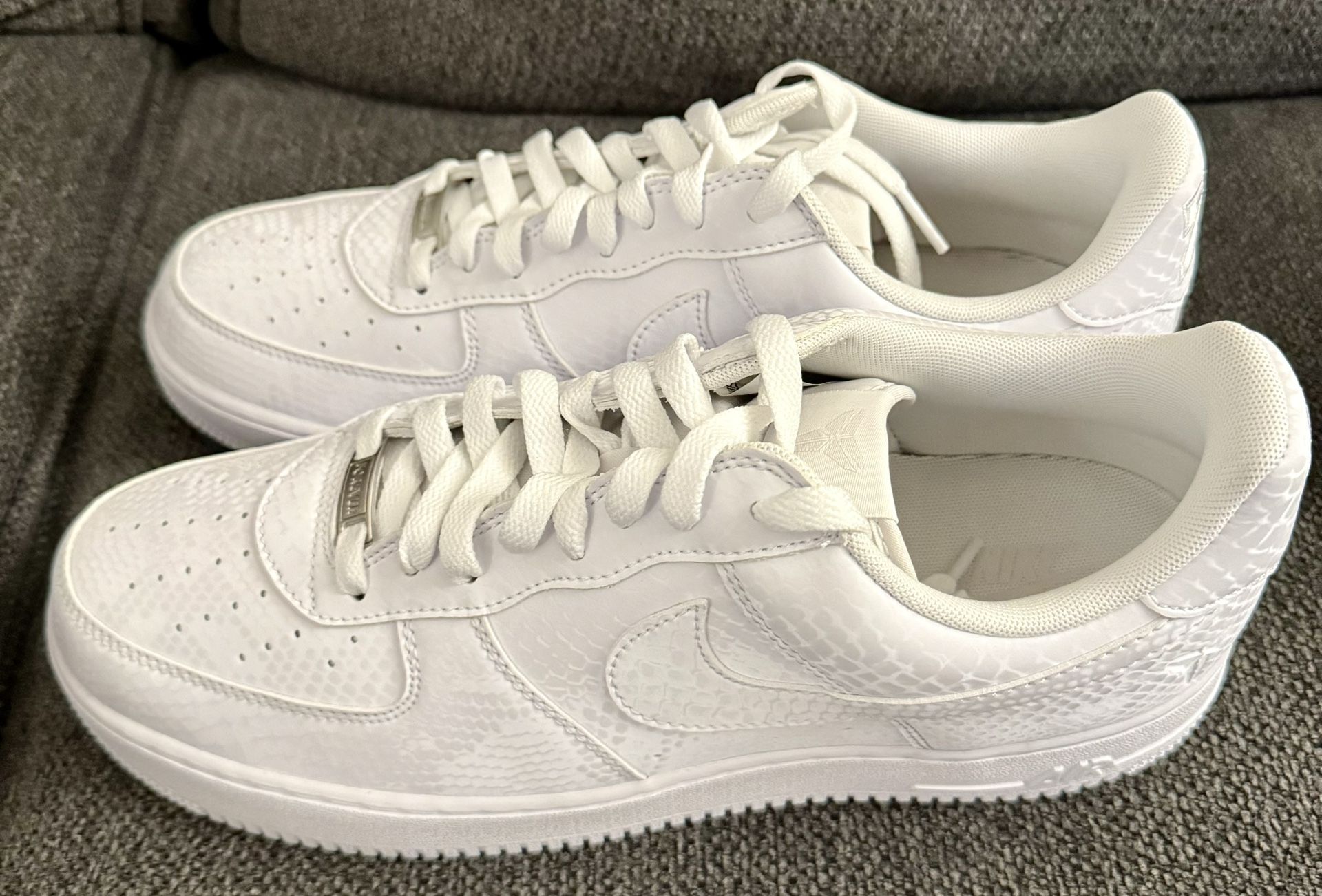 New Nike Kobe Air Force 1 Triple White Mens Size 12.5 IB0018-100 Ships ASAP