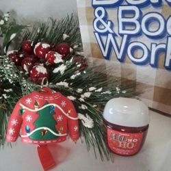 Bath & Body Works Christmas Sweater Pocketbac Holder and Hand Sanitizer 