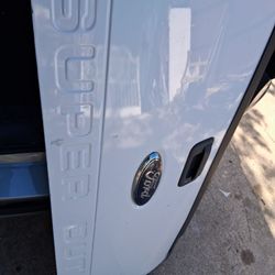 Ford F-250 Tailgate White