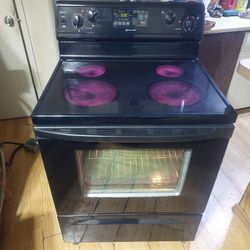 Reduced-Excellent Black Whirlpool Glass Top Stove With Simmer Select And Self-cleaning Oven Works Perfect 