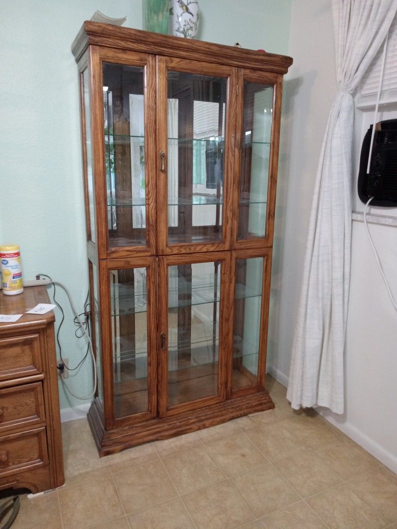 Curio Cabinet/ China Hutch