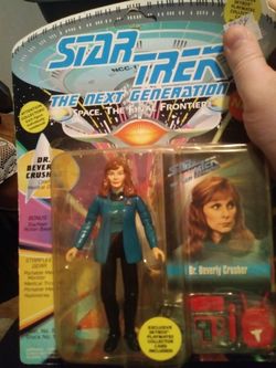 Star trek Dr. Beverly crusher