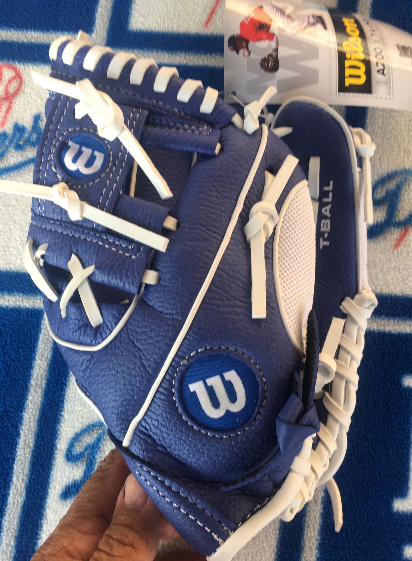 Wilson T-Ball baseball glove - BLUE White DODGER BLUE baseball Glove kids Size