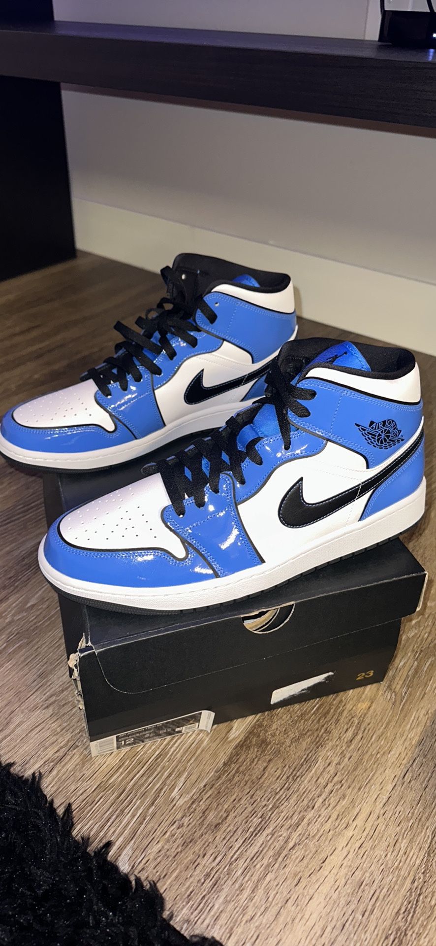 NIKE AIR JORDAN 1 MID SE SIGNAL BLUE/ BLACK WHITE MENS 12 NIKE AIR JORDAN 1 MID SE SIGNAL BLUE/ BLACK WHITE MENS 12