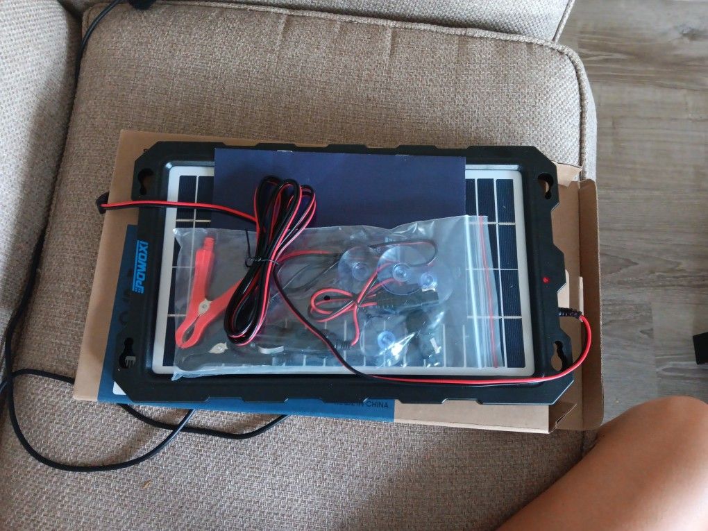 New Powoxi Solar Battery Charger