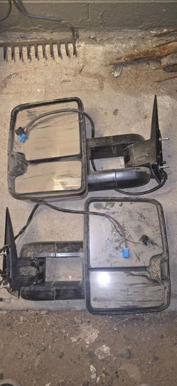 Pair of Truck Tow Mirrors with Wiring