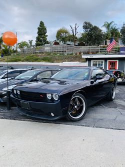 Dodge challenger RT hemi V-8 6 Speed