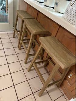 3 barstools