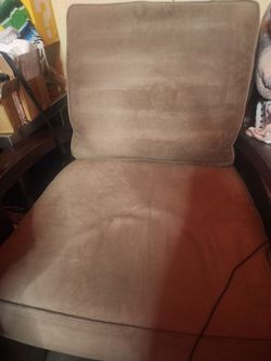 Loveseat chair good Conditions i don't used anymore