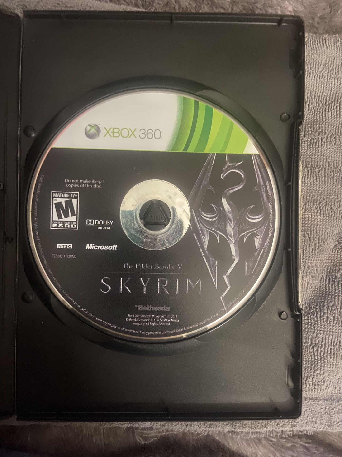 Skyrim Elder Scrolls Xbox 360 Game 