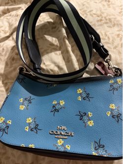 Coach body cross purse