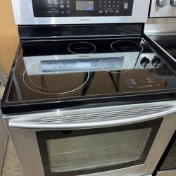 Samsung Smooth Surface Convection Range With Induction Cooktop