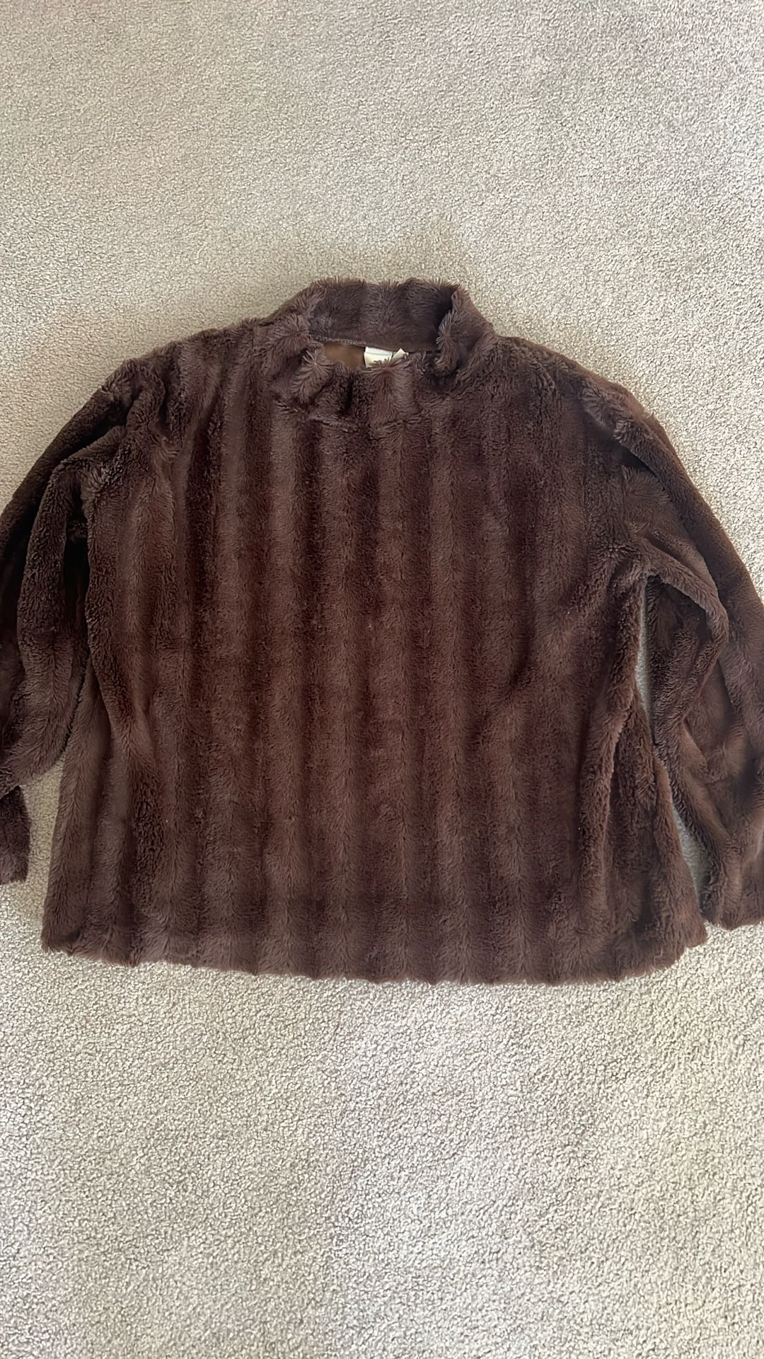 AdyP Faux Fur “Mink” Top – Women’s Medium – Soft & Cozy – $5