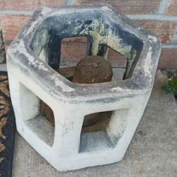 Vintage Stoneworks Cement Pagoda Lantern