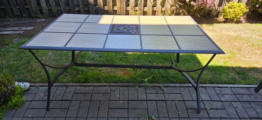 Outdoor patio set (6 chairs)