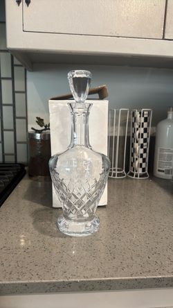 Crystal Glass Decanter with Stopper